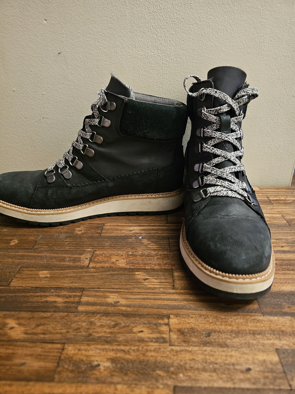 Toms Women's Dark Lace-Up Hiking Boots
